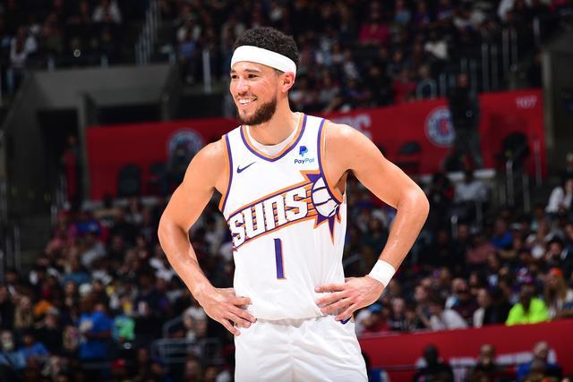 王哲林25+8上海力克广州 布朗21分焦泊乔20+8